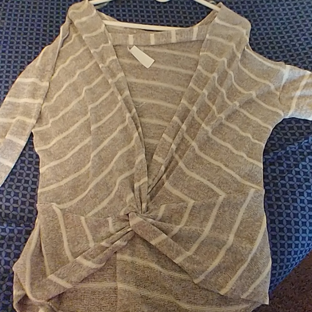 Shirt - Picture 2 of 4